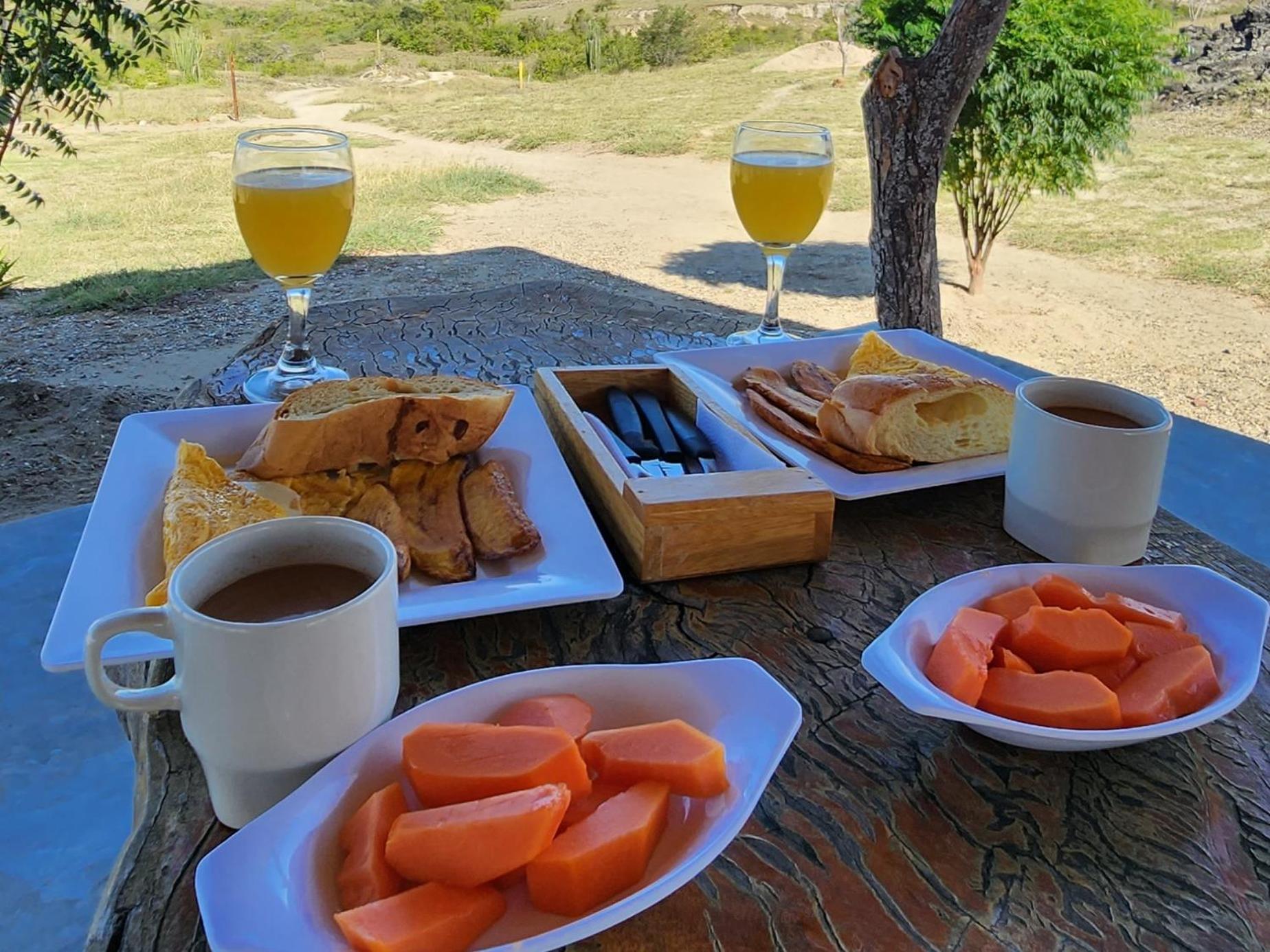 Mana Star Lounge Hotel Villavieja Luaran gambar